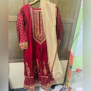 Pakistani dress with dupatta(veil)